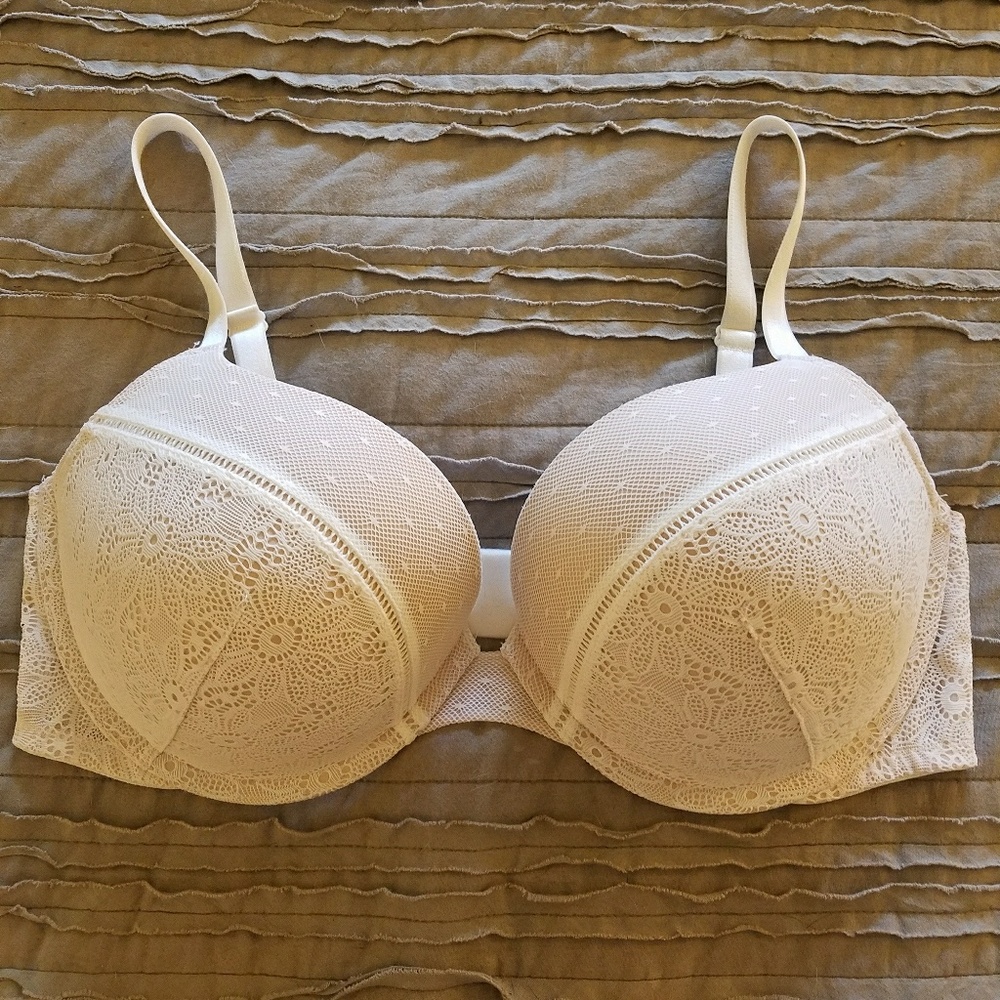 VICTORIA'S SECRET VERY SEXY * Lacey Bra